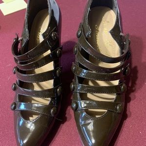 New York transit, brown strapped shoes, cute6.5